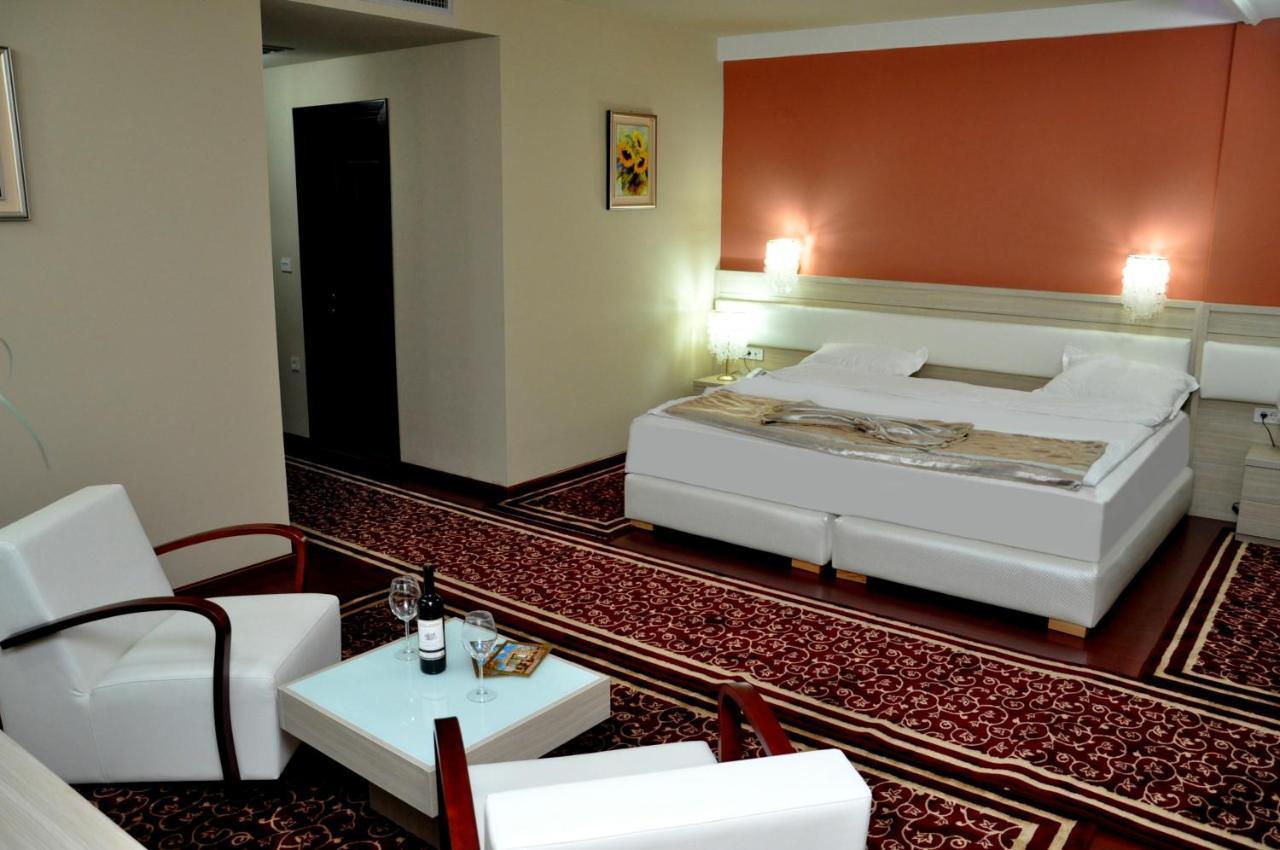 Hotel New Star Skopje Luaran gambar